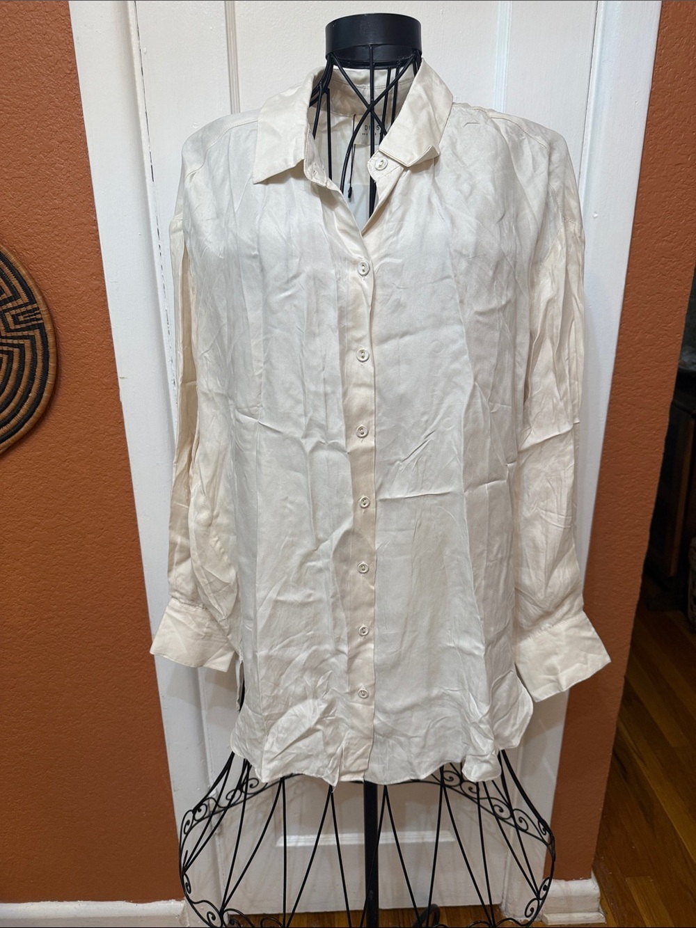 DISSH Cream Collared Button Blouse